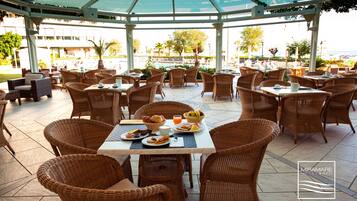 Petit déjeuner buffet compris tous les jours