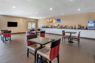 Desayuno buffet incluido todos los días 