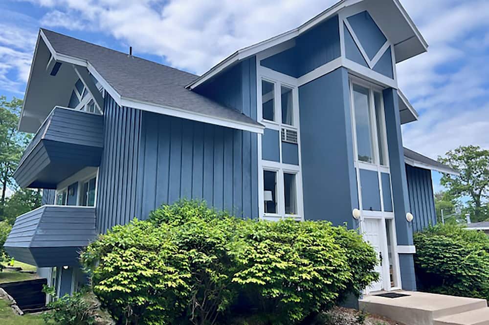 Travelodge by Wyndham Traverse City MI