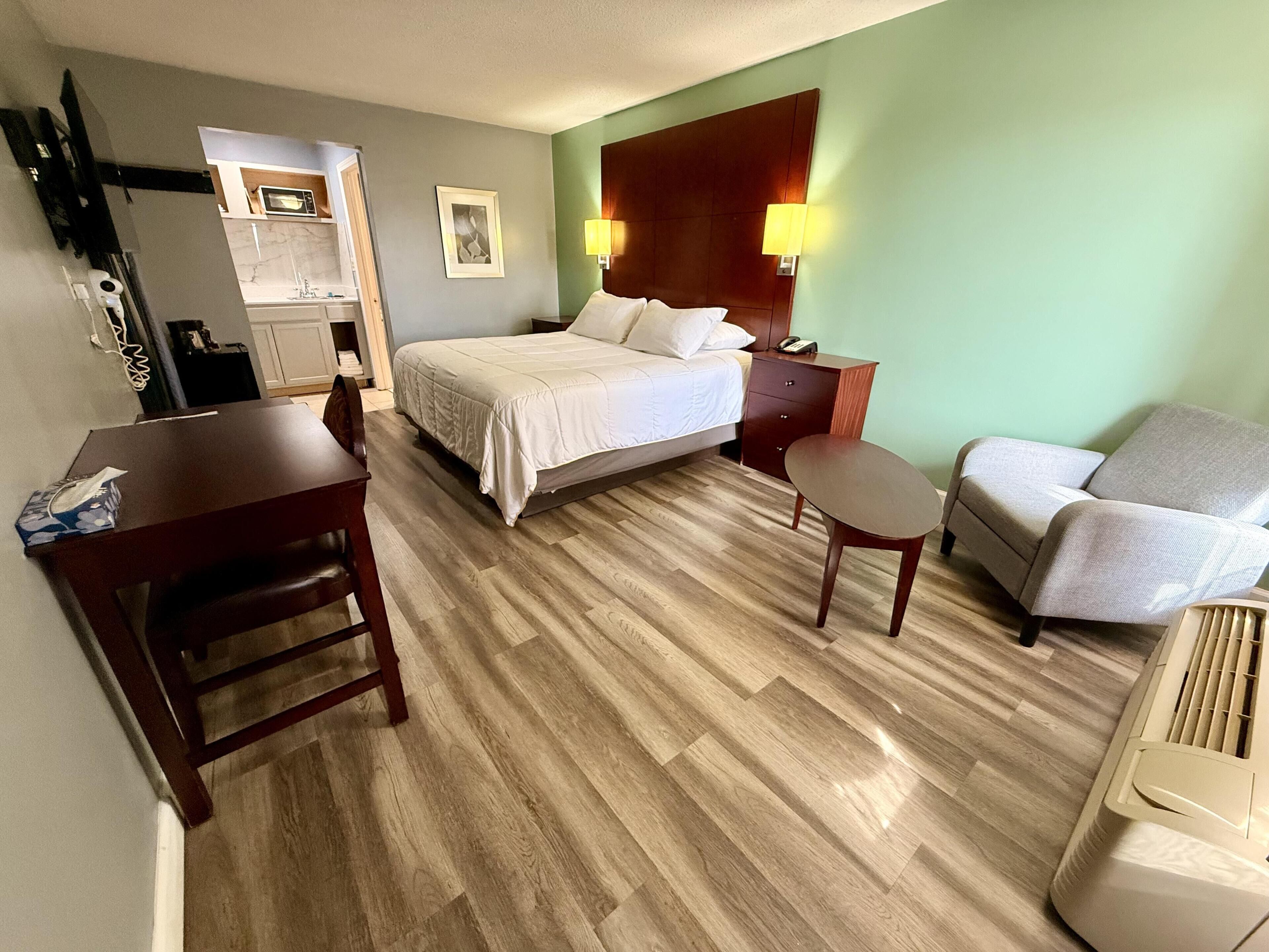 Down duvets, pillow-top beds, individually furnished, desk