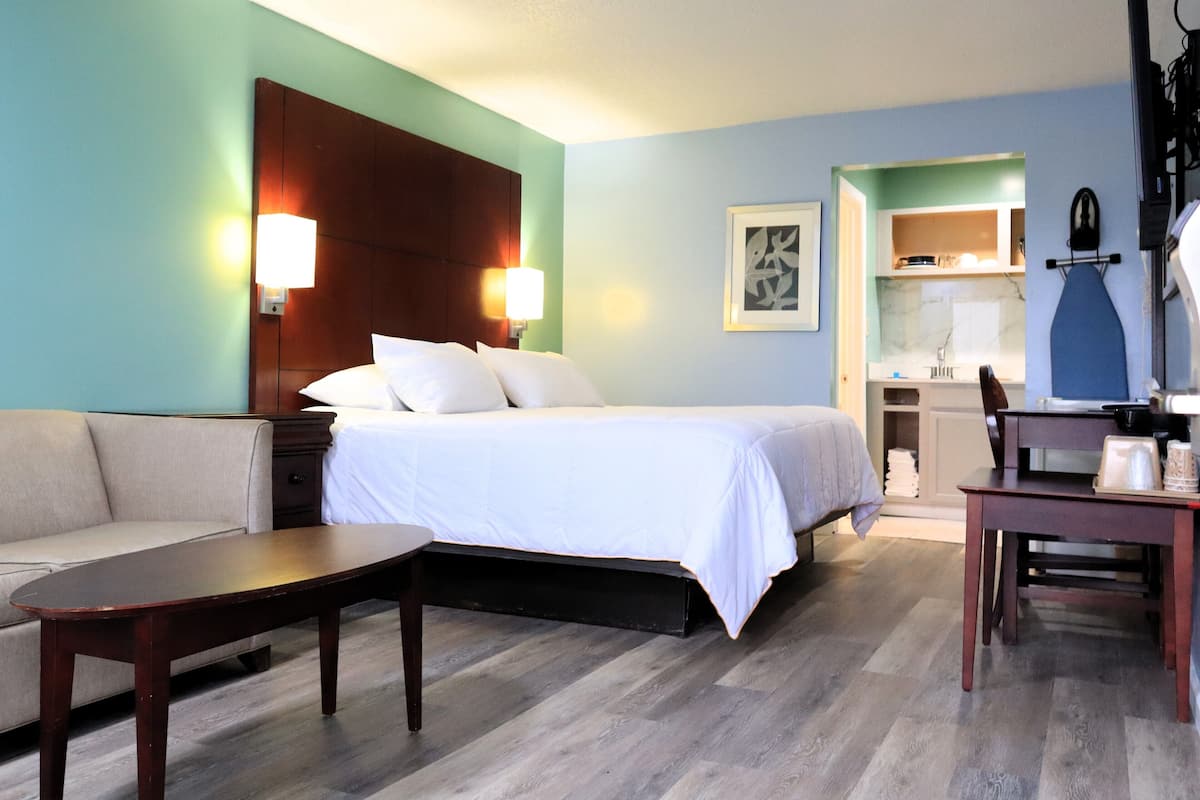 Egyptian cotton sheets, premium bedding, down duvets, pillow-top beds