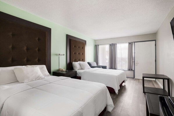 Egyptian cotton sheets, premium bedding, down comforters, pillowtop beds - America's Best Value Inn & Suites Blytheville by Sonesta (Blytheville)