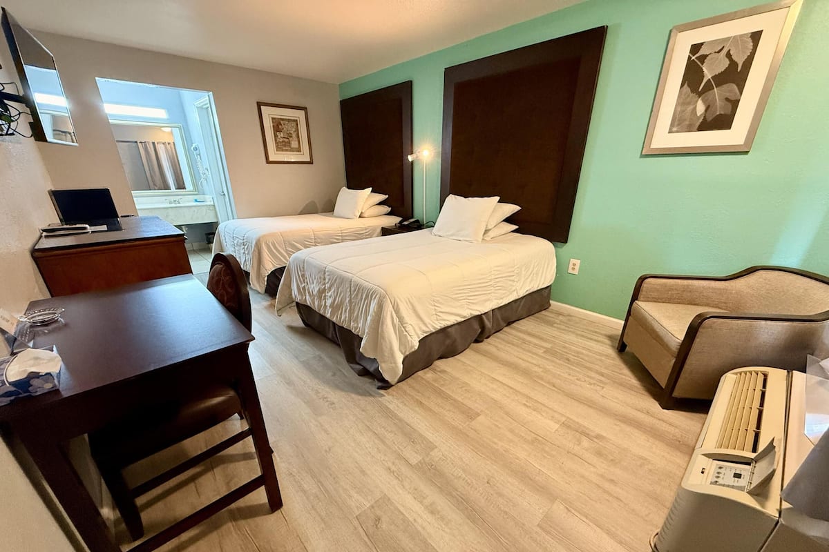 Room, 2 Double Beds, Smoking