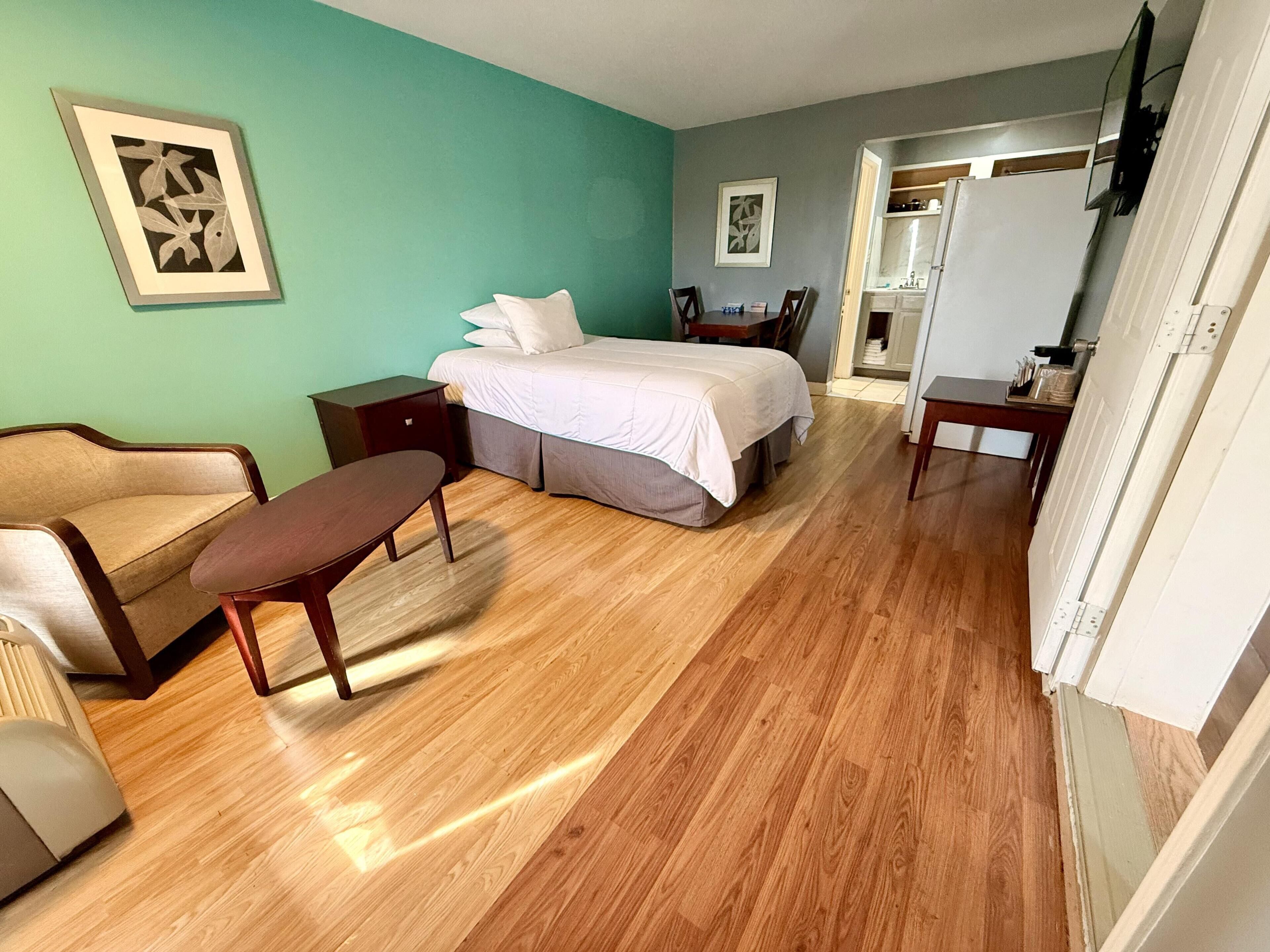 Down duvets, pillow-top beds, individually furnished, desk