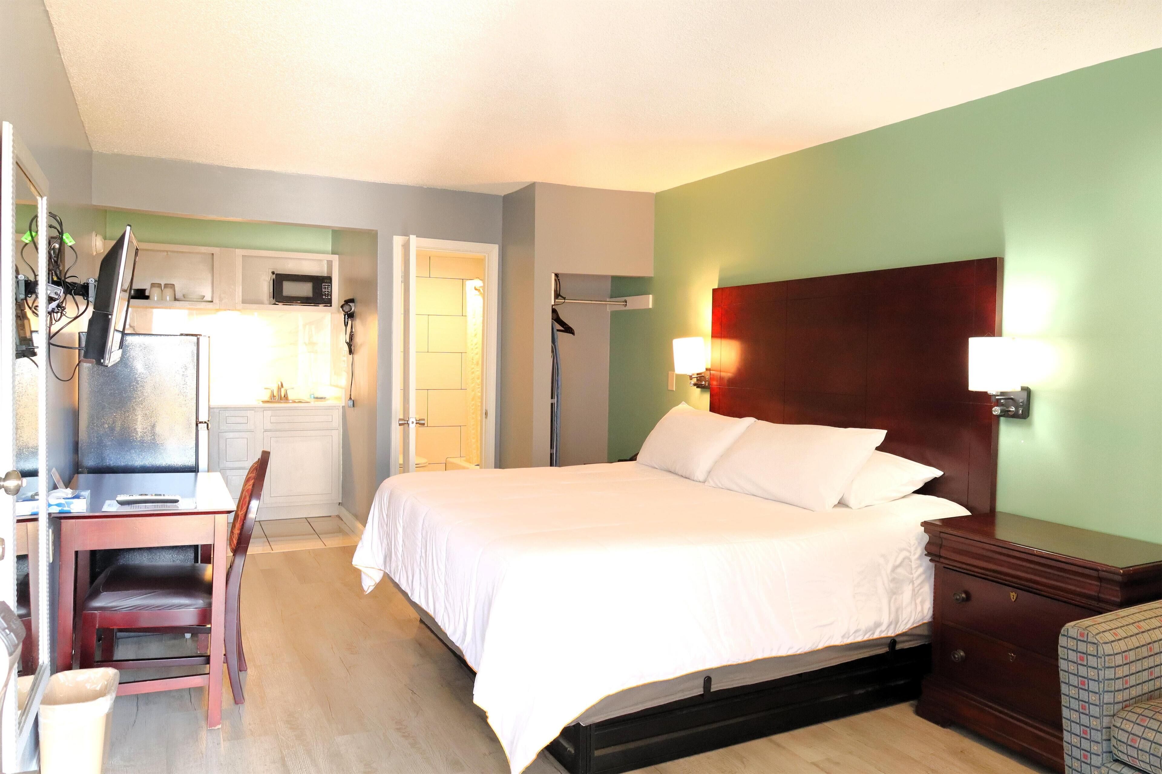 Egyptian cotton sheets, premium bedding, down duvets, pillow-top beds