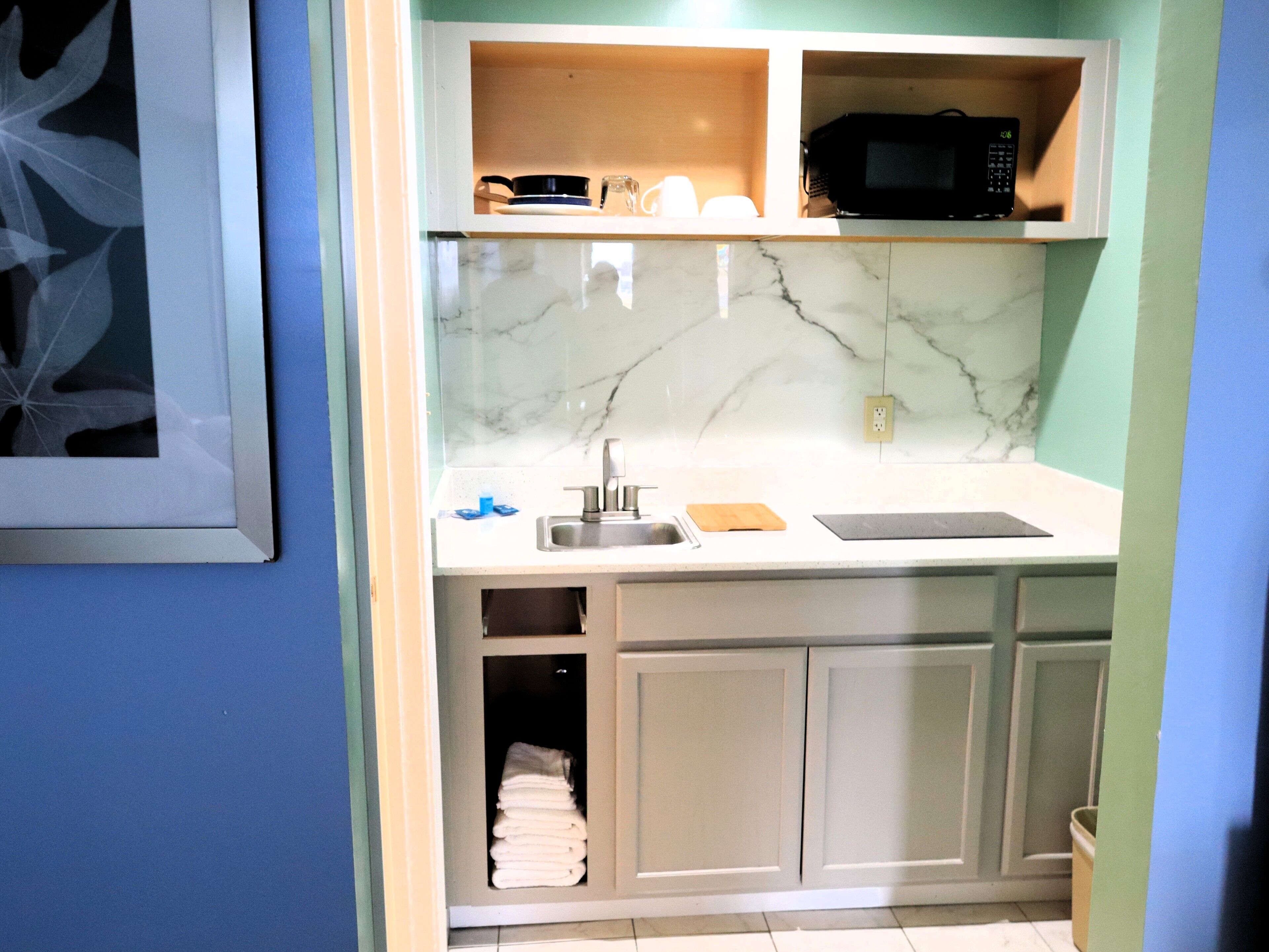 Full-sized fridge, microwave, coffee/tea maker