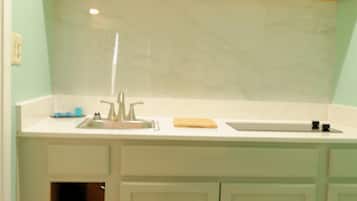 Full-size fridge, microwave, coffee/tea maker