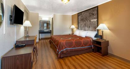 Super 8 by Wyndham Evanston