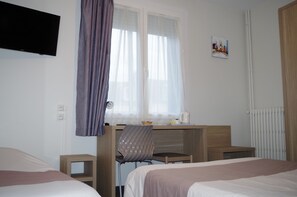 Chambre Triple | Coffres-forts dans les chambres, décoration personnalisée