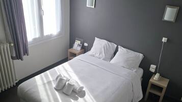 Comfort Double Room | In-room safe, desk, blackout drapes, WiFi (free)
