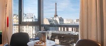 Le Parisis Paris Tour Eiffel