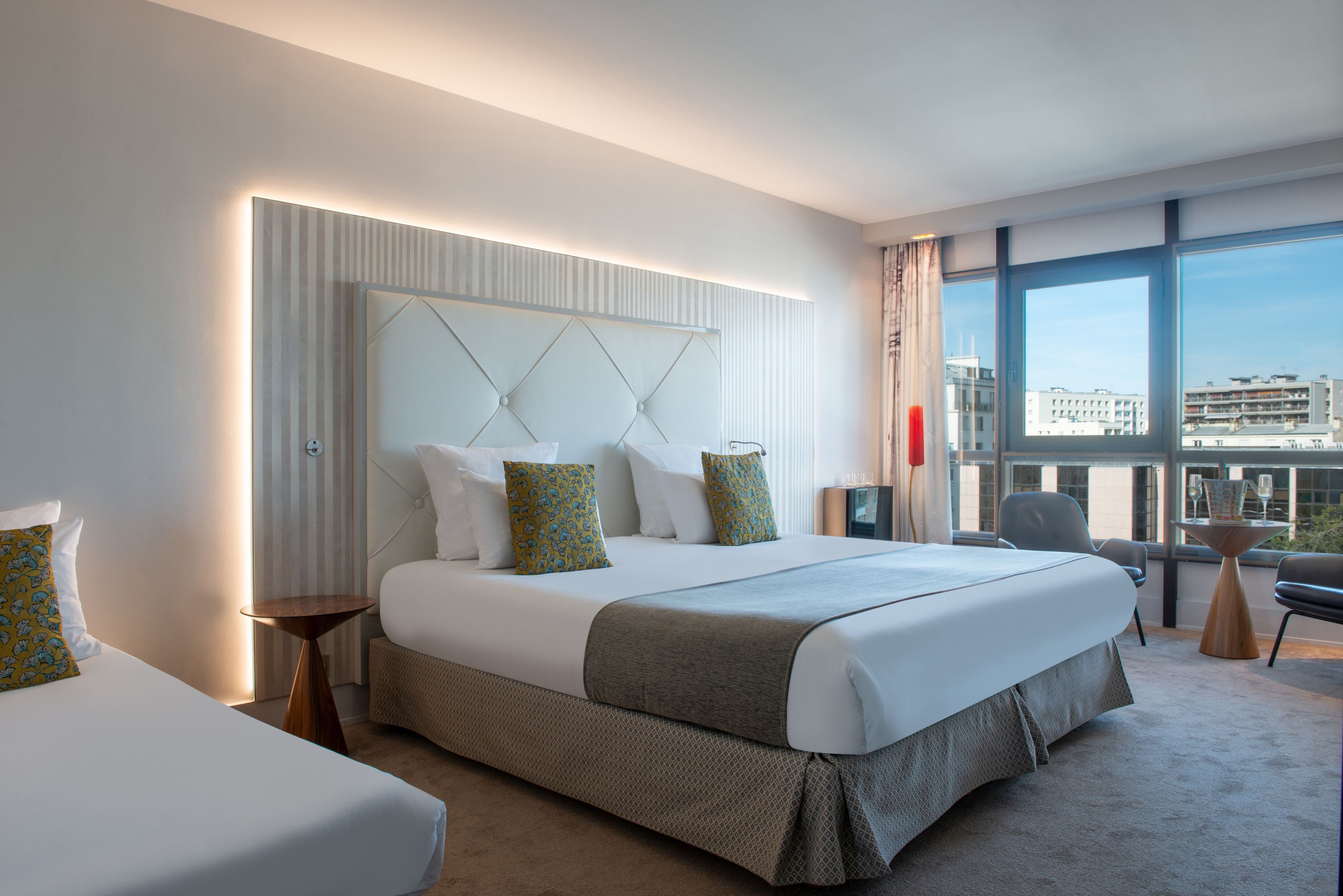 junior suite (view on the eiffel tower ) | in-room safe, soundproofing, free wifi, bed sheets