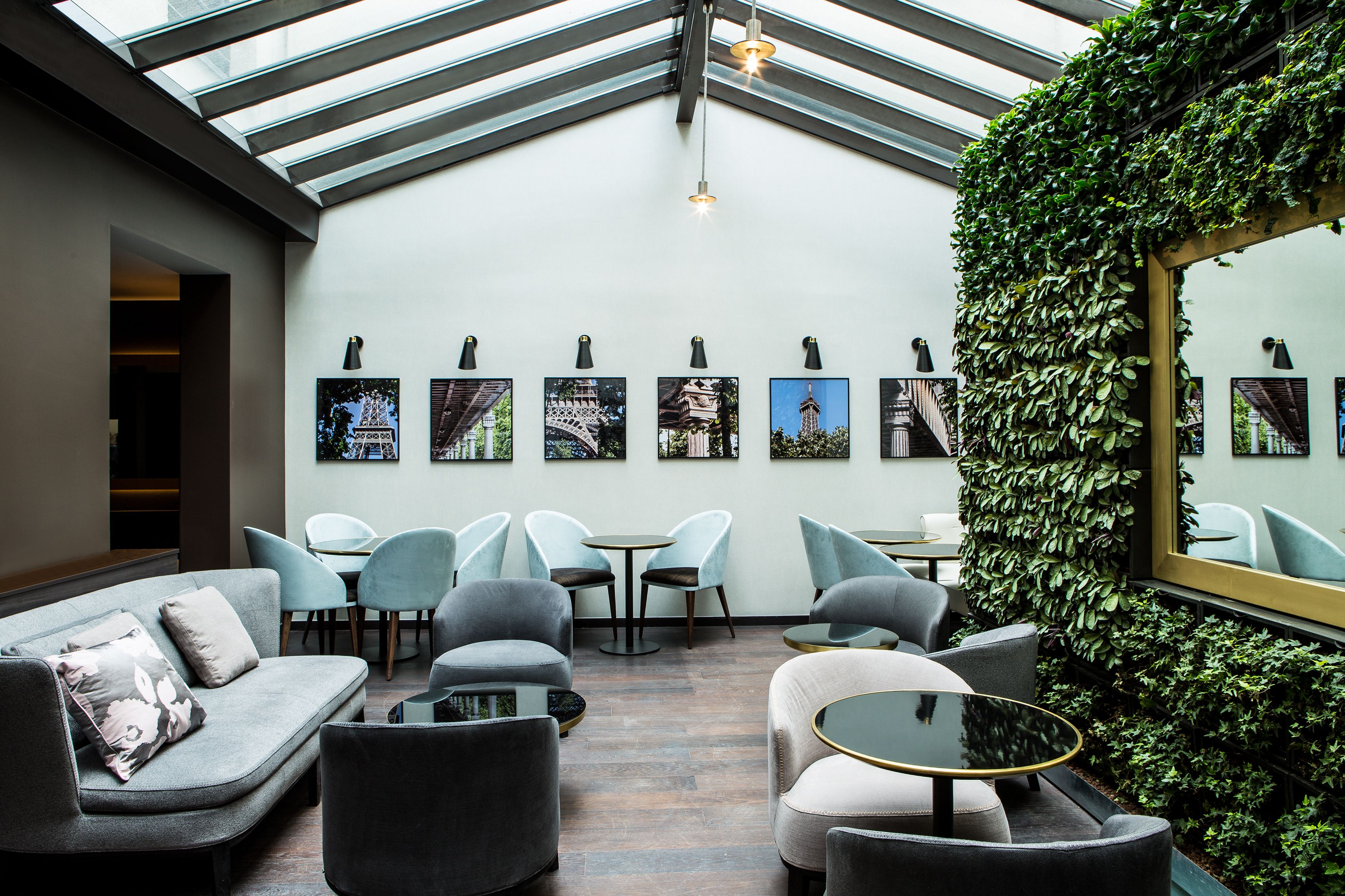 daily buffet breakfast (eur 17 per person)