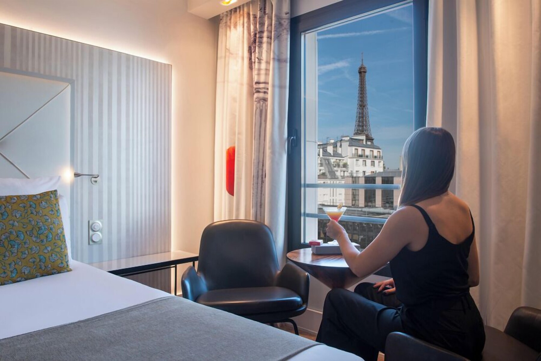 Double Privilege Room Eiffel Tower view 5th and 6th floor | In-room safe, soundproofing, WiFi (free), bed sheets