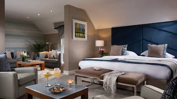 Luxury Suite, 1 King Bed | 1 bedroom, hypo-allergenic bedding, in-room safe, desk