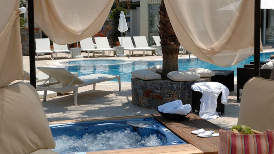 Angela Suites Boutique Hotel