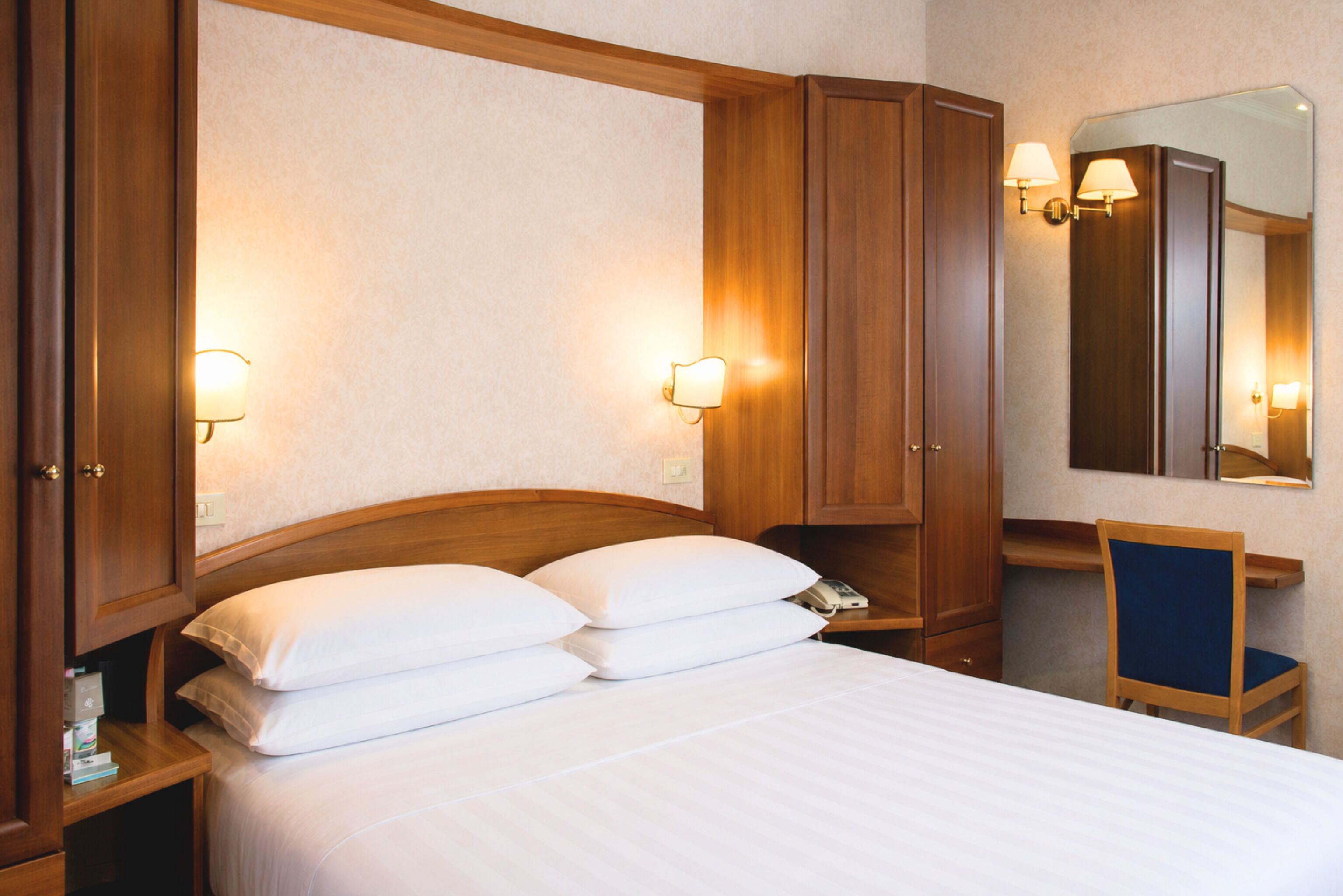 Chambre Double Classique | Minibar, coffres-forts dans les chambres, bureau, lits bébé (gratuits)