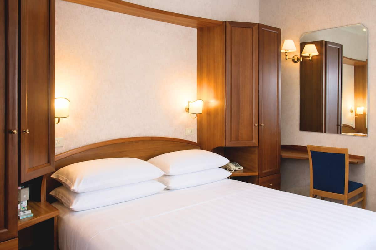 Classic Double Room | Minibar, in-room safe, desk, cribs (free)