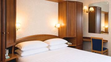 Doppia Classic | Minibar, cassaforte in camera, una scrivania