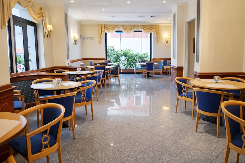Phi Hotel Ambra