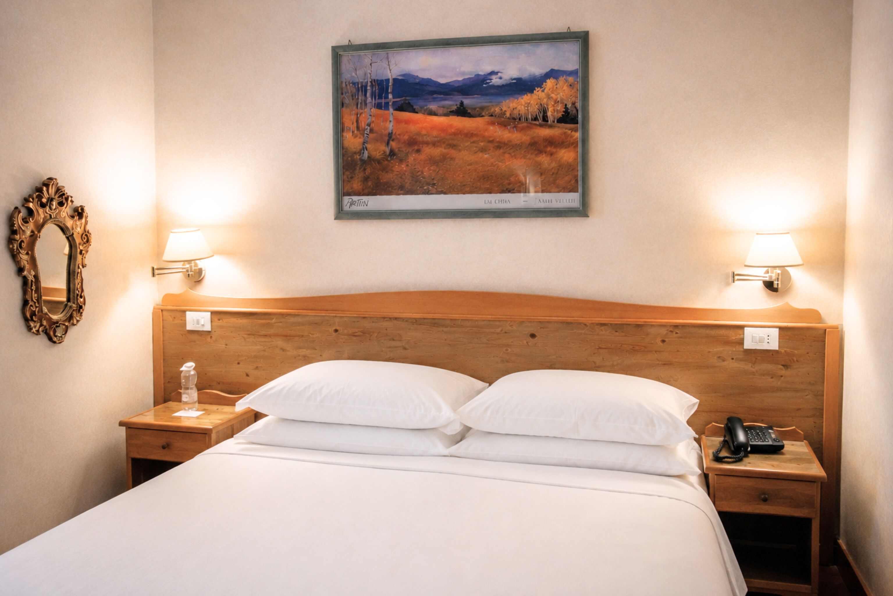 Quarto casal clássico | Frigobar, cofres nos quartos, escrivaninha, berços grátis