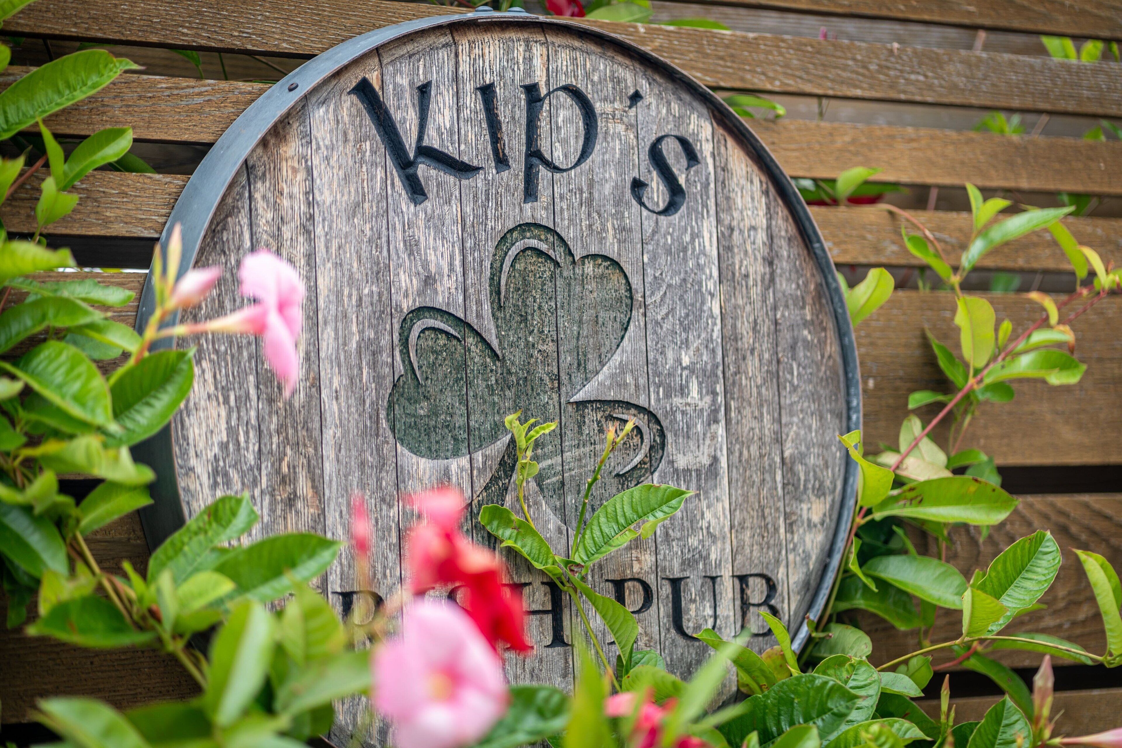 breakfast, lunch, dinner served; al fresco dining