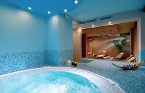 Couples treatment rooms, sauna, hot tub, steam room, Turkish bath