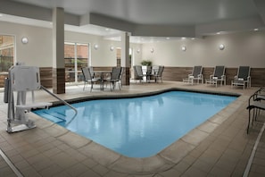 室内游泳池