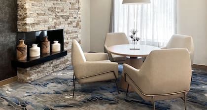 Fairfield Inn & Suites by Marriott Rogers