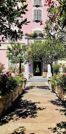 Garden. Hotel Verdi Boutique Hotel