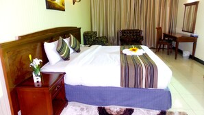 In-room safe, desk, iron/ironing board, rollaway beds - Moon Valley Hotel Apartment (Dubai)