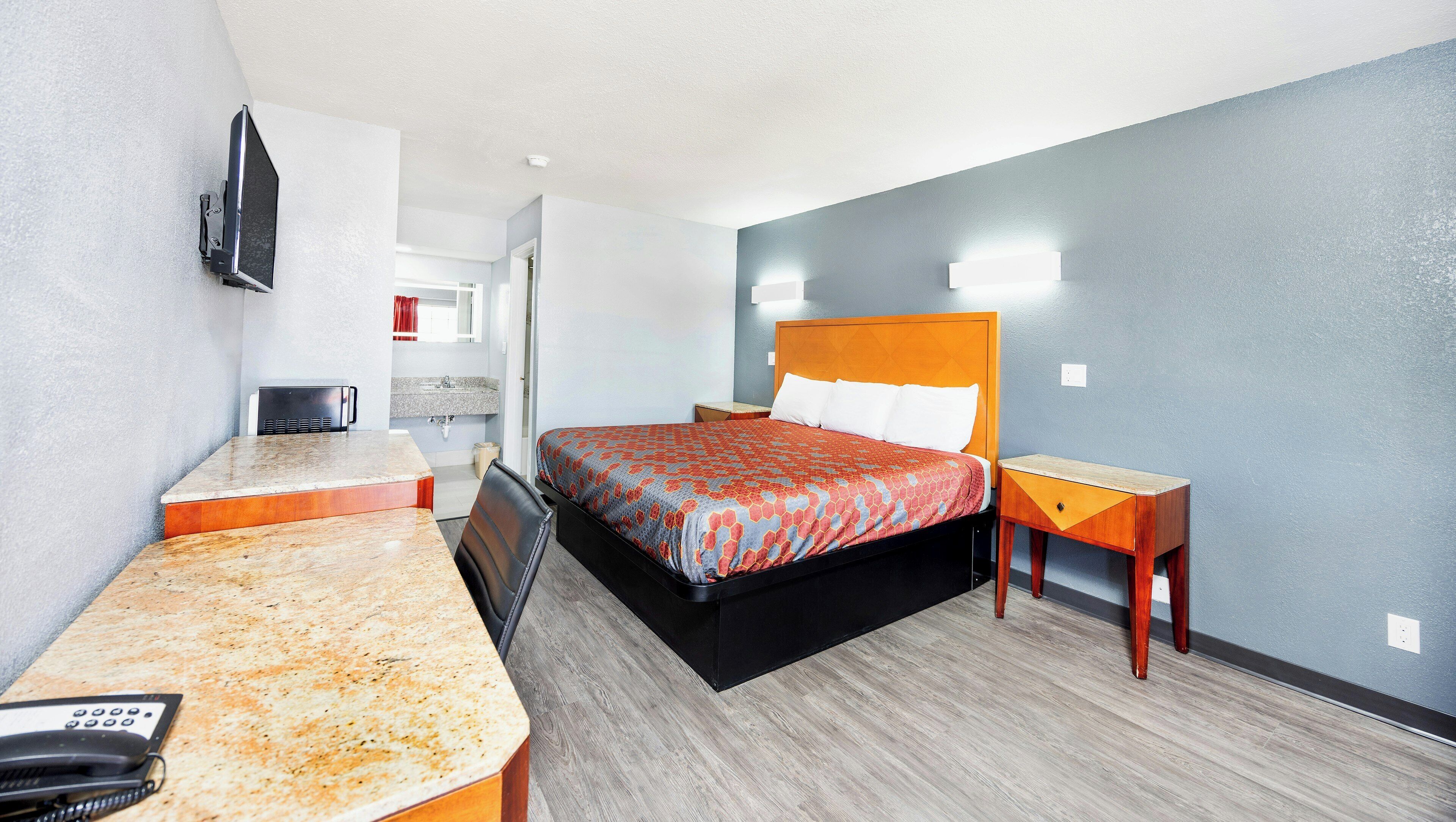 Standard Room, 1 King Bed, Non Smoking (room layout subject to availability)