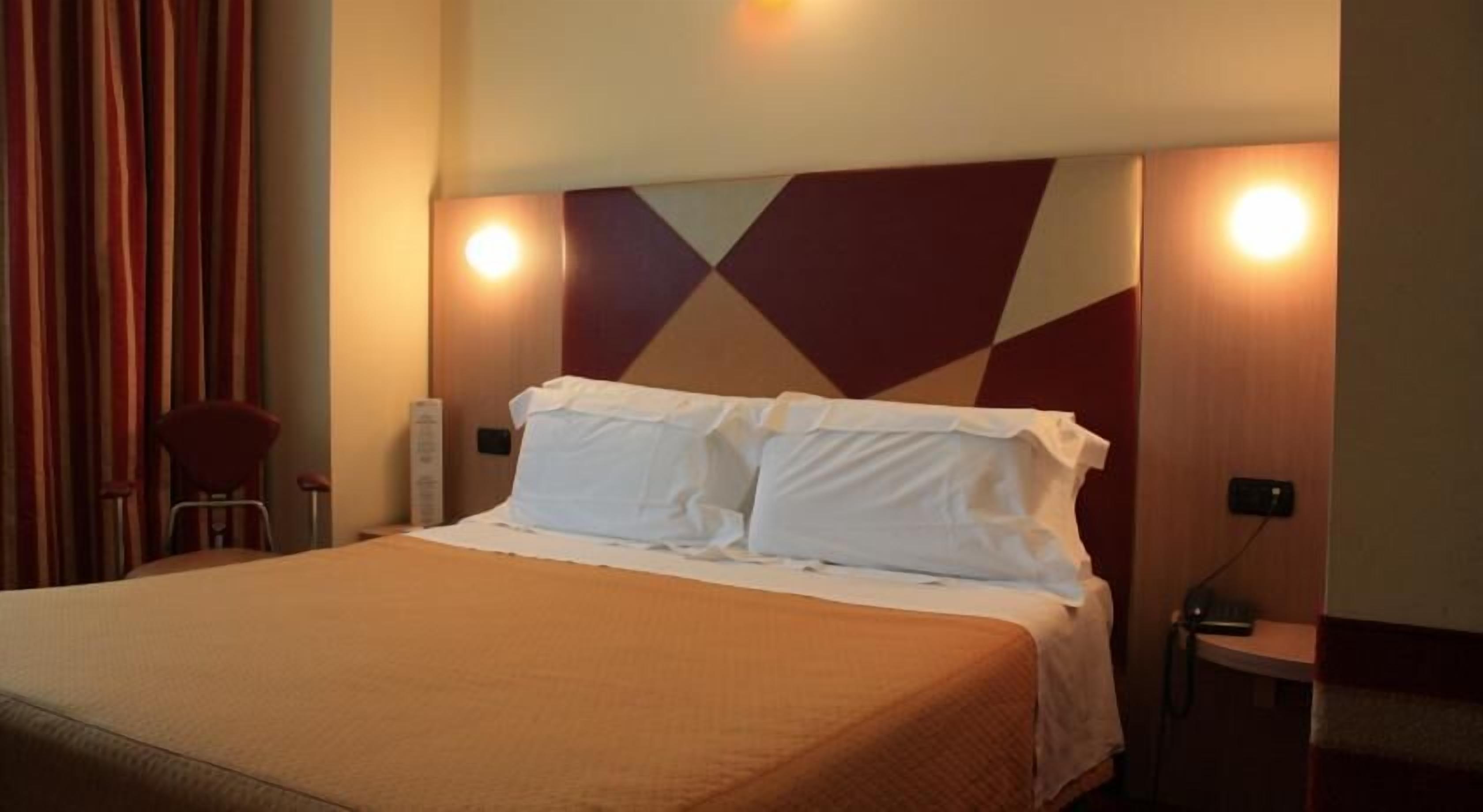 minibar, in-room safe, desk, soundproofing