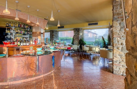 Bar (on property). Art & Hotel