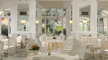 3 Restaurants, Frühstück, Mittagessen, lokale und internationale Küche