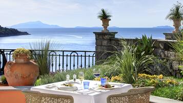 3 Restaurants, Frühstück, Mittagessen, lokale und internationale Küche