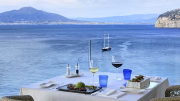 3 Restaurants, Frühstück, Mittagessen, lokale und internationale Küche