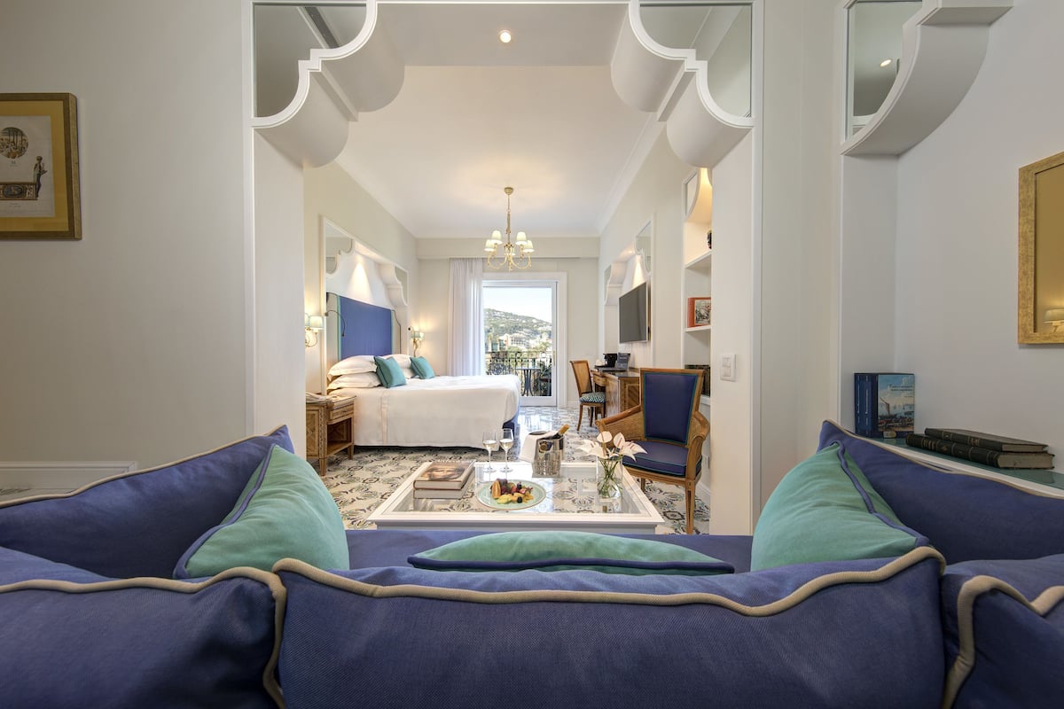 Comfort suite, balkon, uitzicht op tuin | 1 slaapkamer, hypoallergeen beddengoed, een minibar