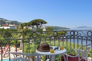 View from room - Grand Hotel Ambasciatori (Sorrento)