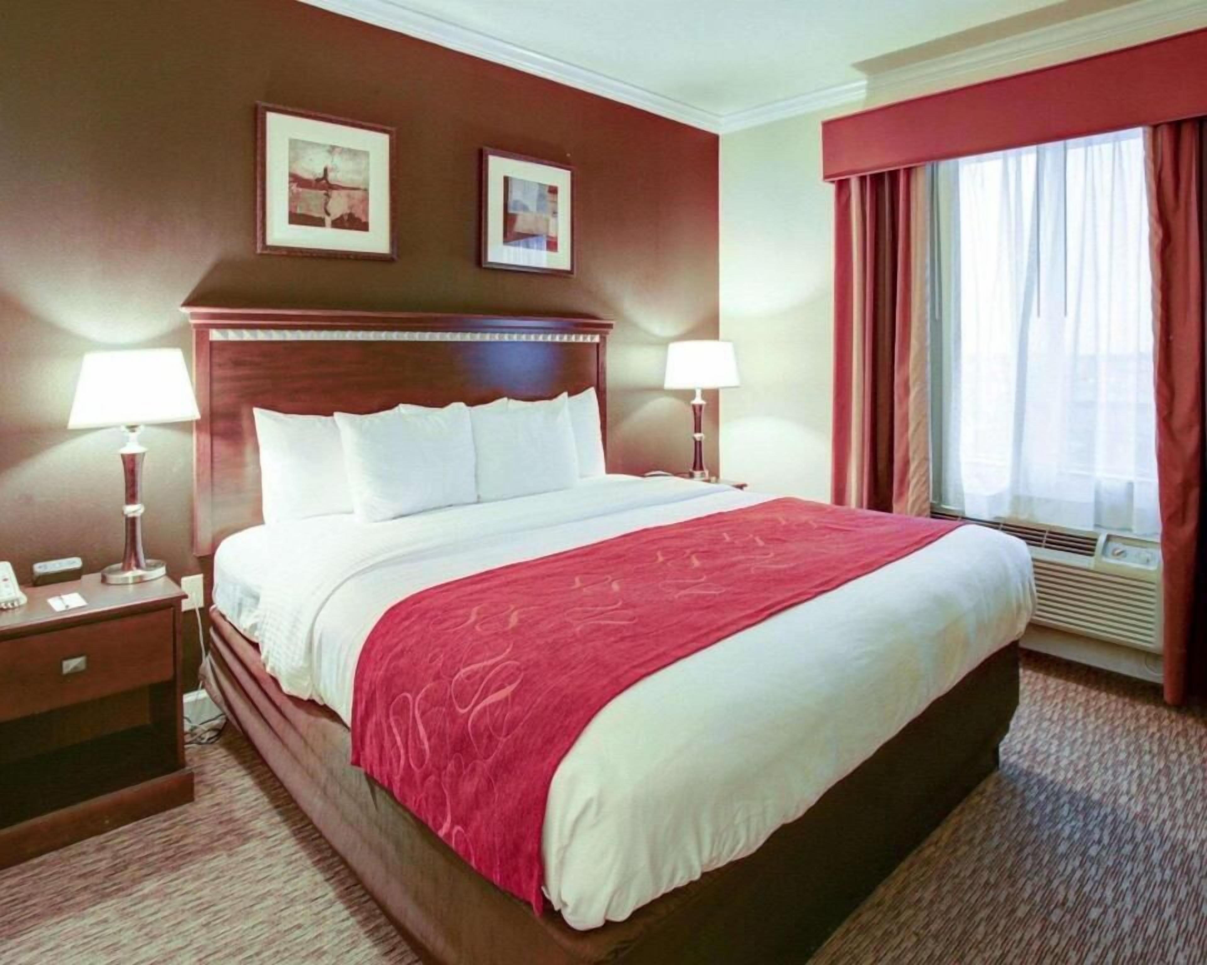 In-room safe, desk, iron/ironing board, free WiFi