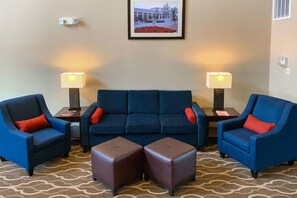 Lobby - Comfort Suites Texas Ave. (College Station)