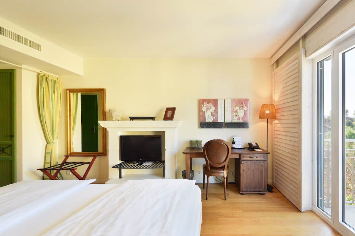 Ropa de cama hipoalergénica y minibar