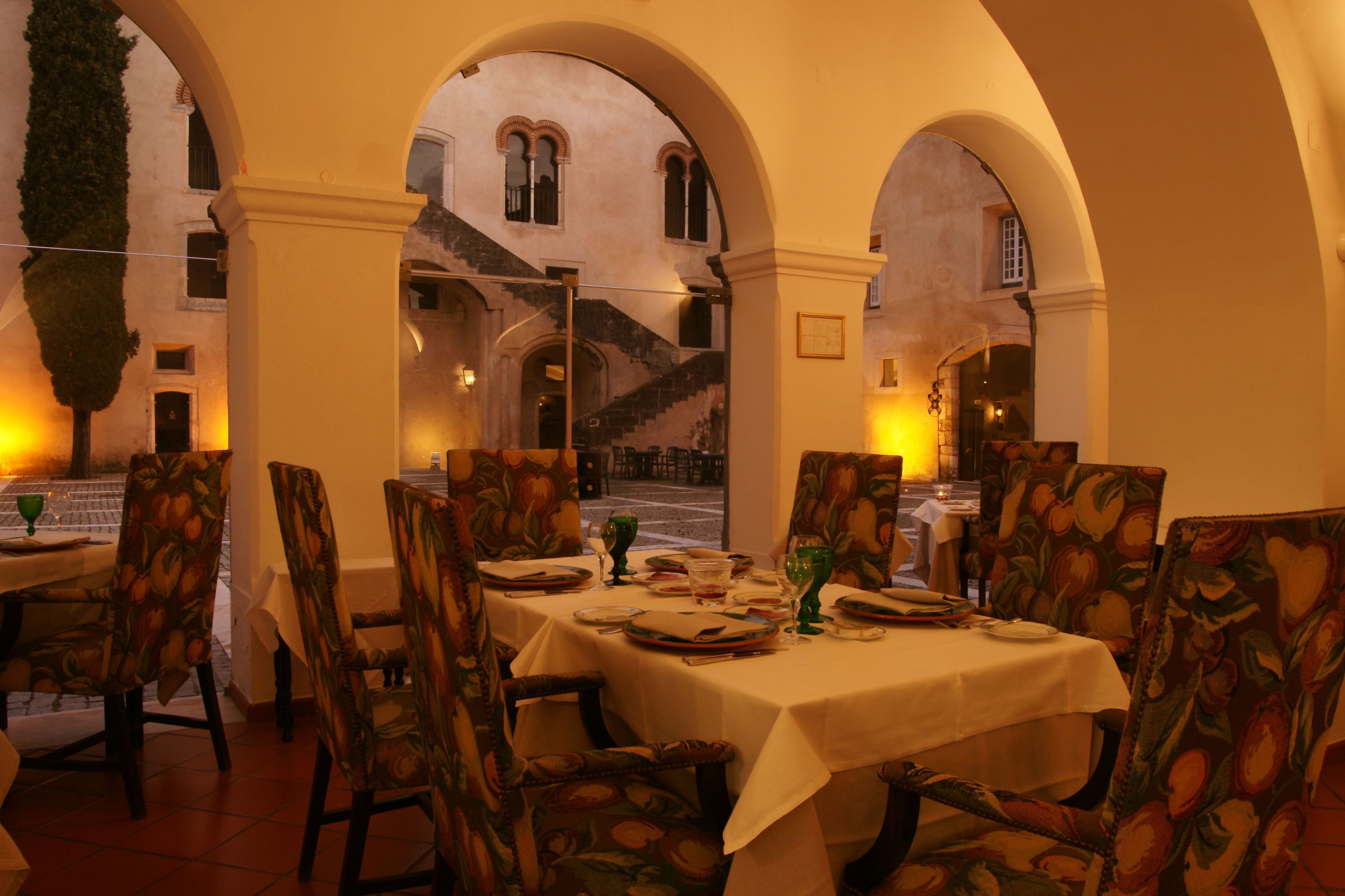 Lunch and dinner served, Regional cuisine