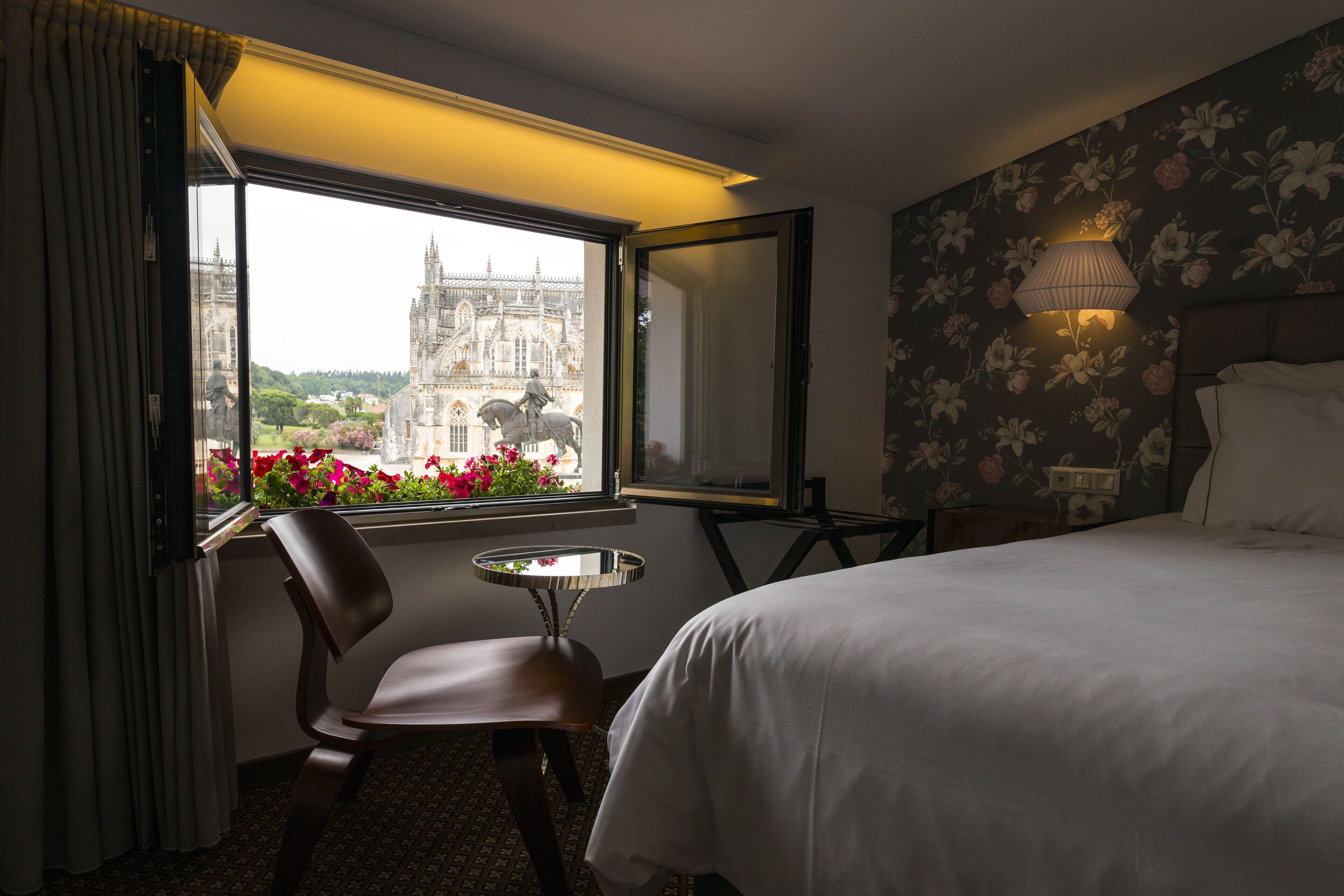 double room (mansard, monastery view) | 1 bedroom, minibar, in-room safe, desk