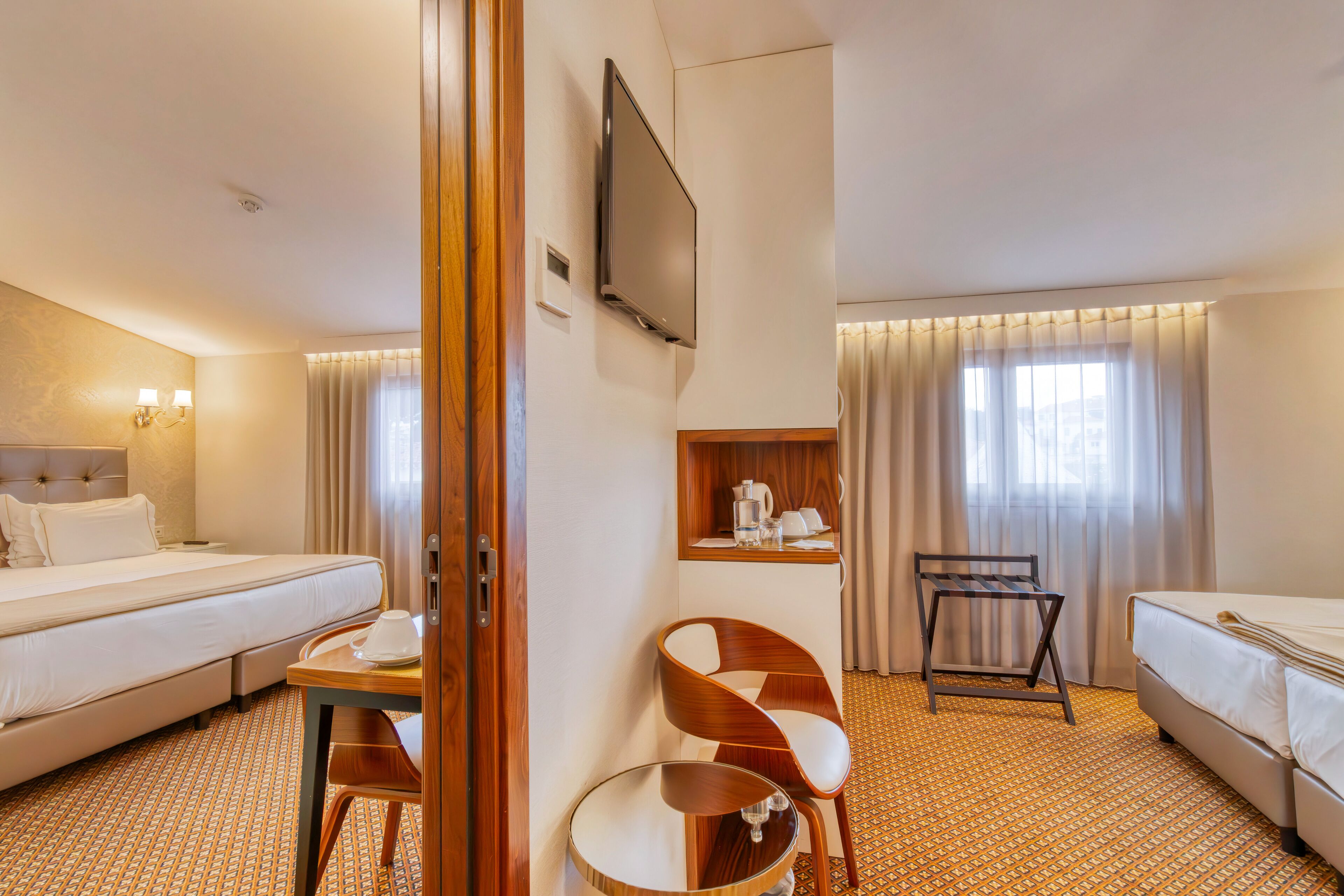 deluxe room, 2 bedrooms | 1 bedroom, minibar, in-room safe, desk