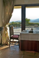 Se sirven almuerzos y cenas, cocina regional