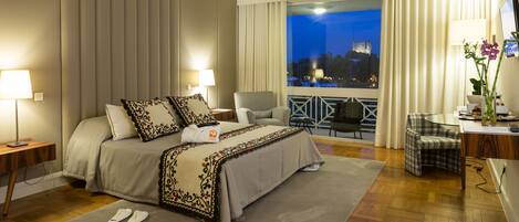 Superior-Doppel- oder -Zweibettzimmer