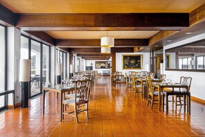 Lunch and dinner served, Regional cuisine