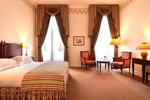 Superior-Doppel- oder -Zweibettzimmer