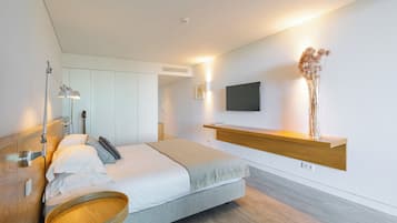 Junior Double Room, Balcony, River View